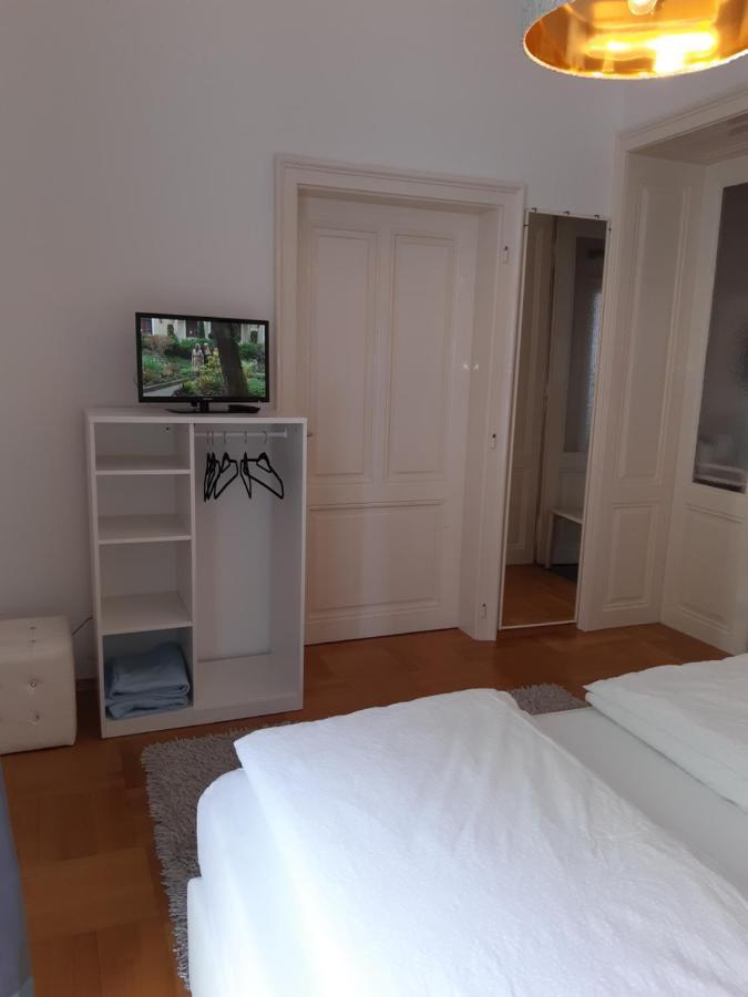 Kristall Doppelzimmer Direkt Im Zentrum, Balkon باد اسشي المظهر الخارجي الصورة