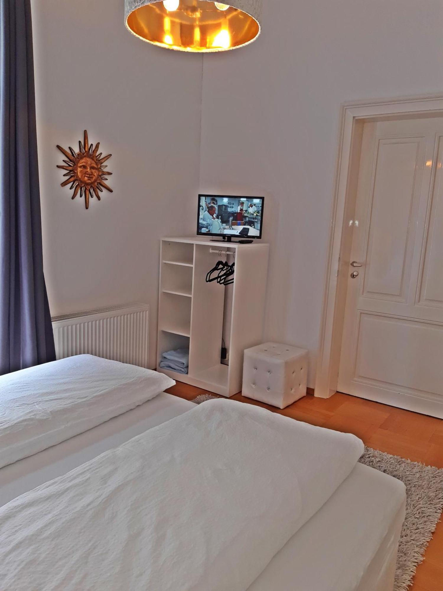 Kristall Doppelzimmer Direkt Im Zentrum, Balkon باد اسشي المظهر الخارجي الصورة